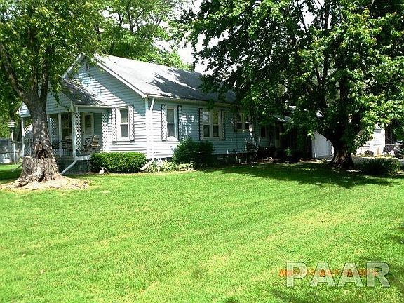 3rd image of 206 W Avenue J