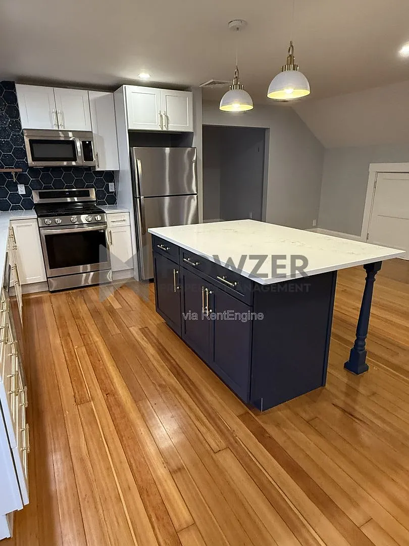 2 bed, 2.0 bath, 1800 sqft, $2,450 — Photo 4