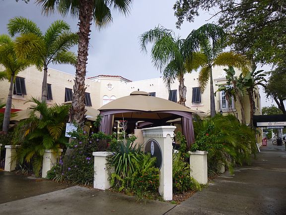 5th image of 420 The Place Ct APT B8