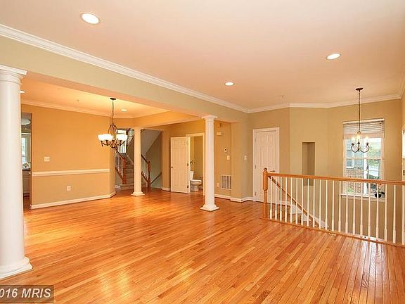 4th image of 524 Longhorn Cres