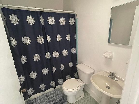 4th image of 2955 Ernest St
