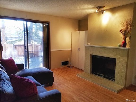 4th image of 4518 176th St SW APT I2