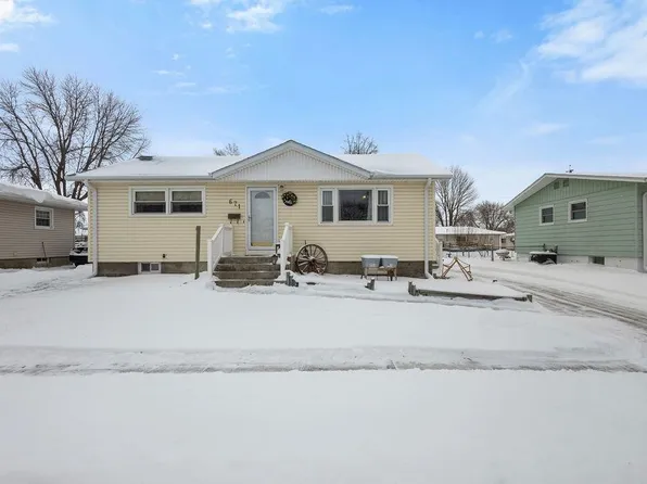 671 10th Ave, Columbus, NE 68601