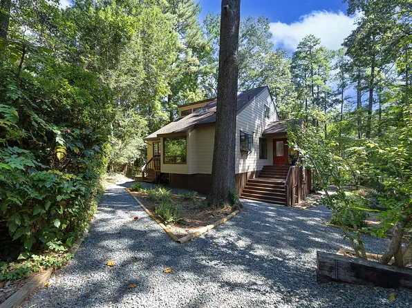 10 Ellen Pl, Chapel Hill, NC 27514