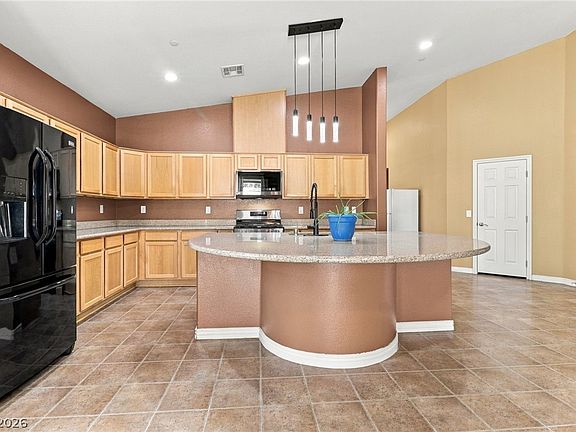 3rd image of 4713 Overlook Ranch St