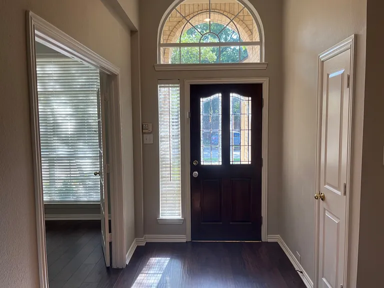 2702 View Mdw — Photo 33