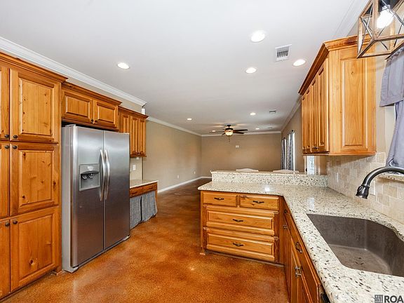 5th image of 13464 Bourgeois Rd