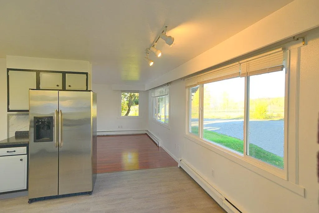 Building Photo - 241 E Cook Ave #241
