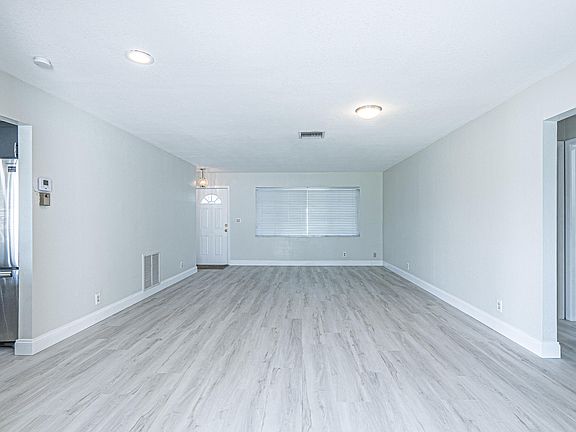 5th image of 1103 NW 89th Avenue