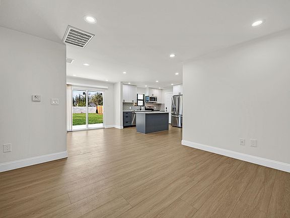 5th image of 1577 Waltham Rd