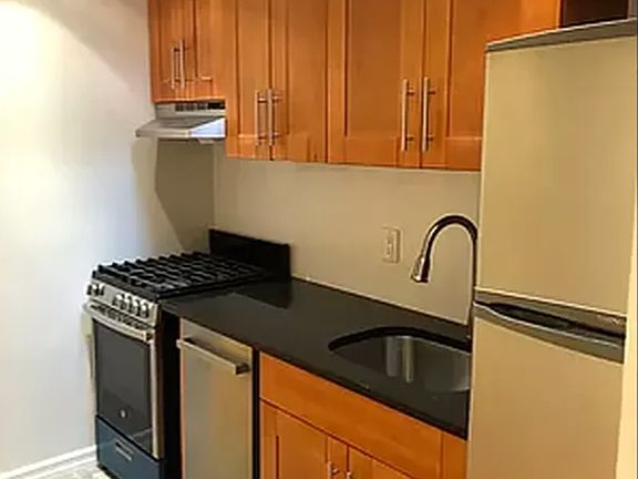 4th image of 19 W 46th St Unit Penthouse
