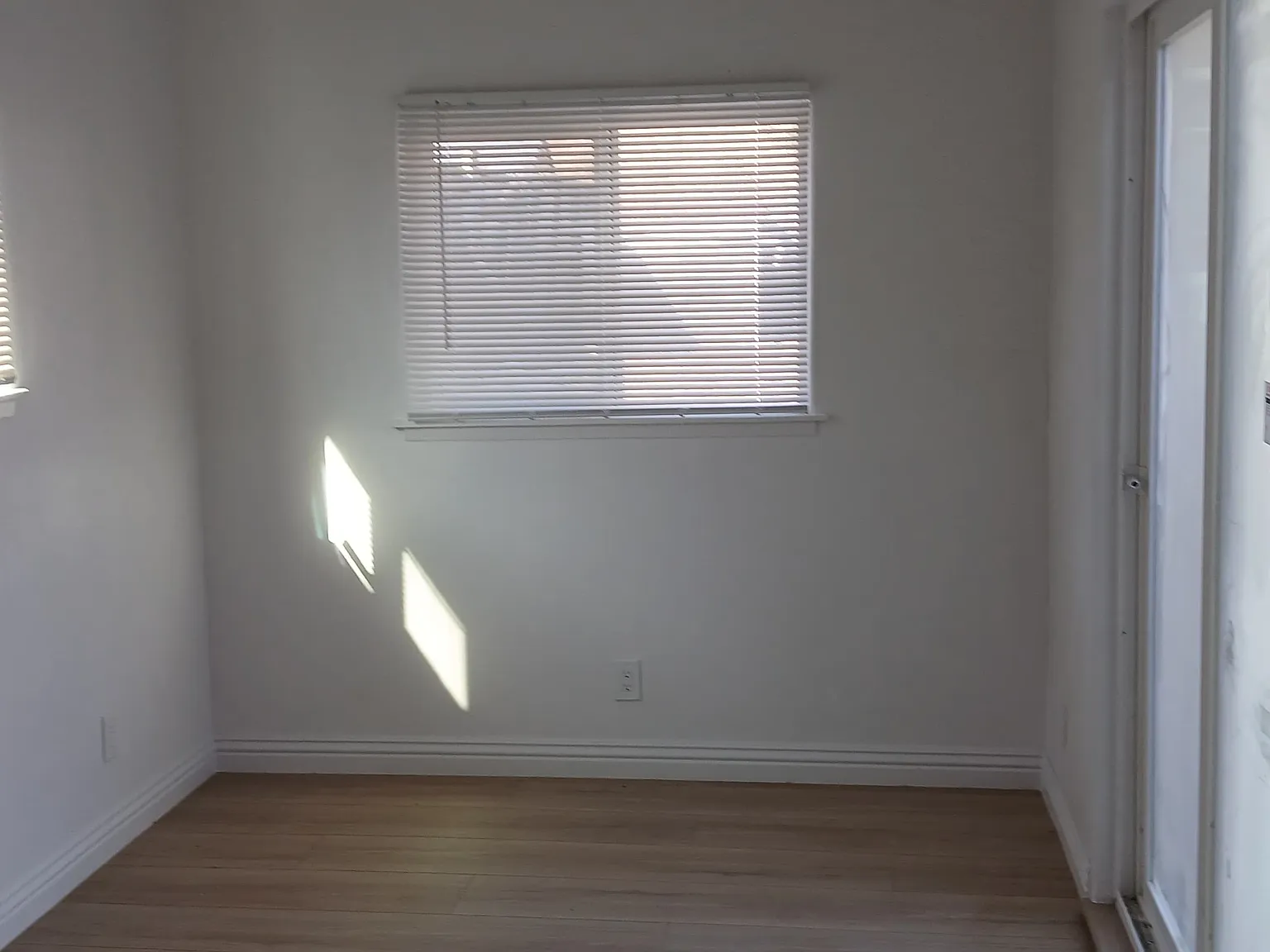 3 bed, 1008 sqft, $3,800 — Photo 4