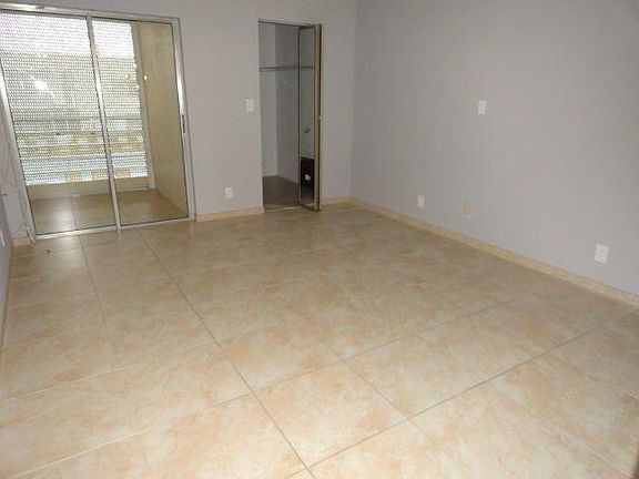 5th image of 3212 Strawflower Way #207