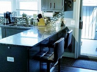 4 Sunderland Ave, Rutherford, NJ 07070