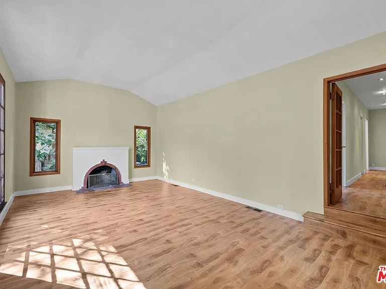 2569 Patricia Ave — Photo 10