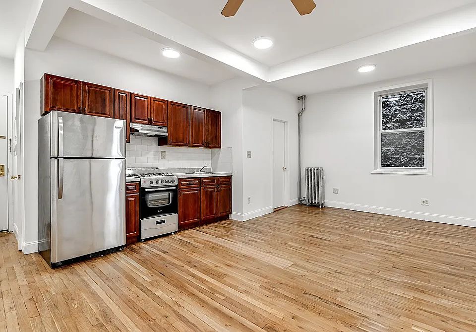 1st image of 67 Clifton Pl APT 2R