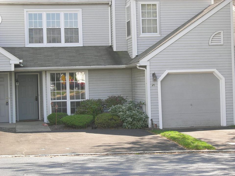 1st image of 20 Banbury Ct