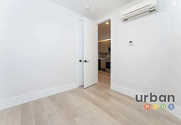 4th image of 324 E 116th St #4R