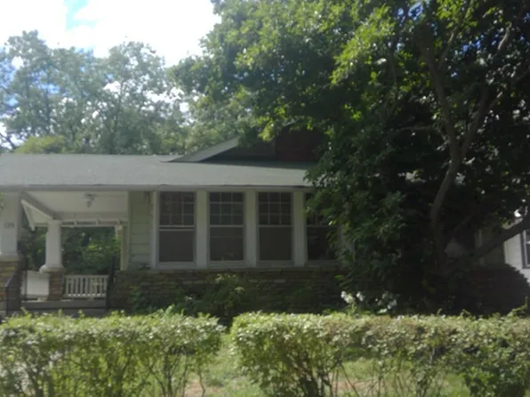 135 SW Courtland Ave, Topeka, KS 66606