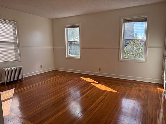 4th image of 9 Miller St Unit 2