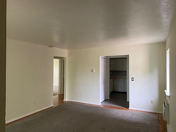 3rd image of 505 Fox Run Ln #505