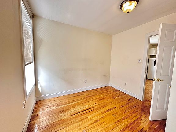 4th image of 26 E 105th St #5Z