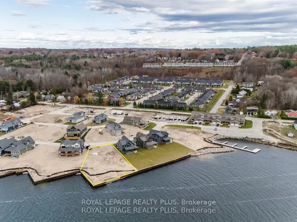 20 Navigator Rd, Penetanguishene, ON L9M 1E7