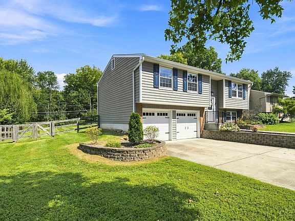 2nd image of 4584 Brookview Dr