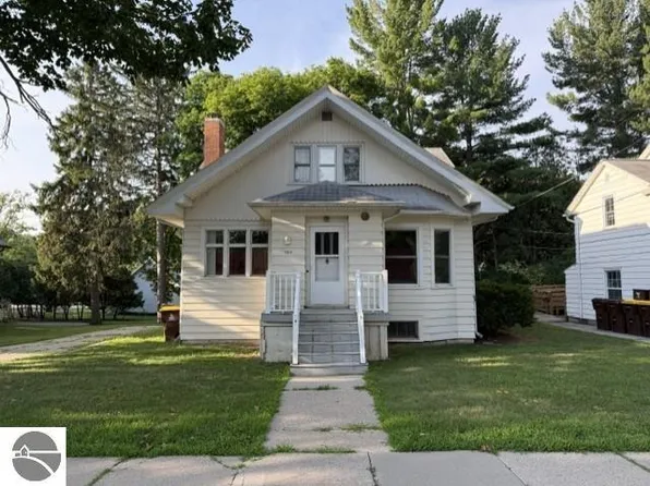 707 W Center St, Alma, MI 48801