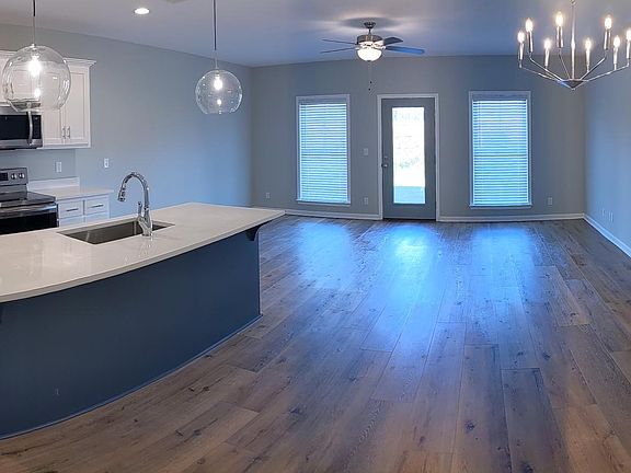 Open floorplan kitchen/dining/living room