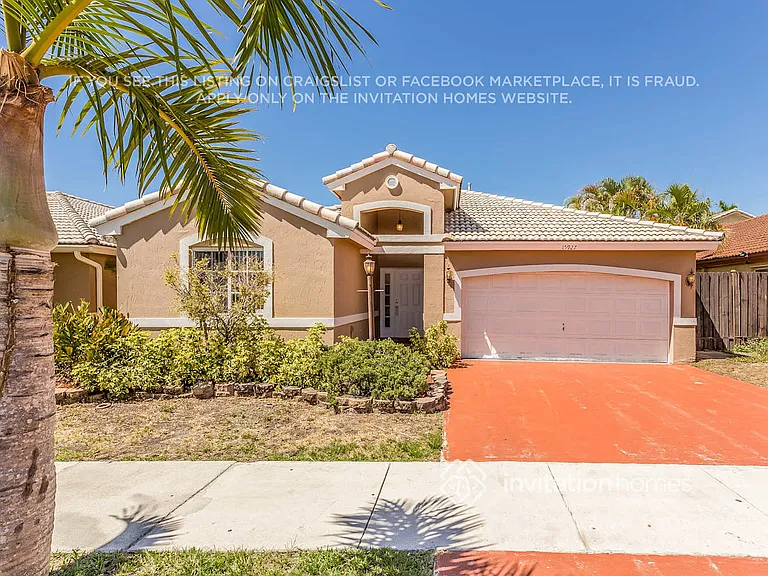15927 SW 82nd St — Photo 3