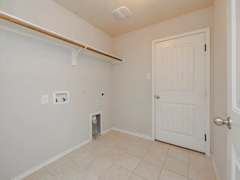 2544 Saldana Dr — Photo 20