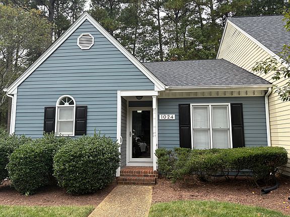 2nd image of 1024 Oak Lake Ct
