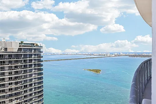 1750 N Bayshore Dr #5611 Photo 1 1750 N Bayshore Dr #5611 Photo 1