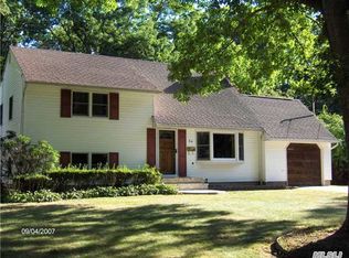 36 Irving Pl, Islip Terrace, NY 11752