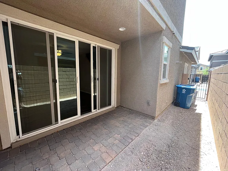 845 E Sunset Rd — Photo 10