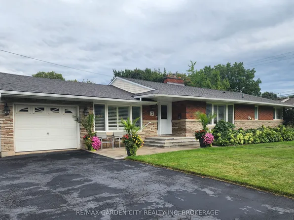 2 Lynnwood Ave, Grimsby, ON L3M 2X6