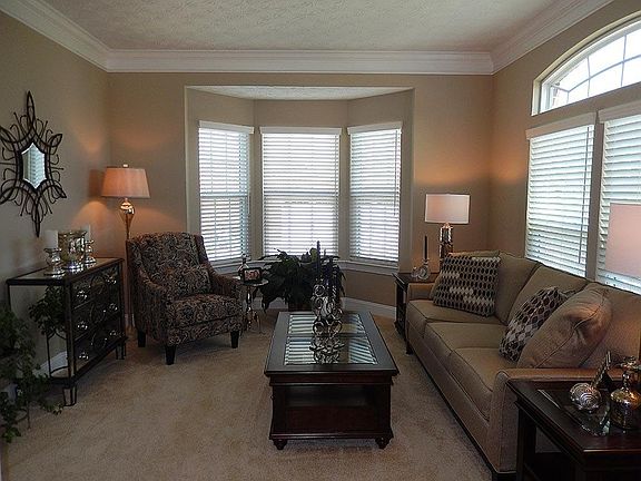 3rd image of 10516 Wallingsford Cir