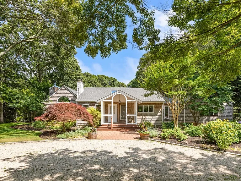 20 Basket Neck Ln — Photo 1