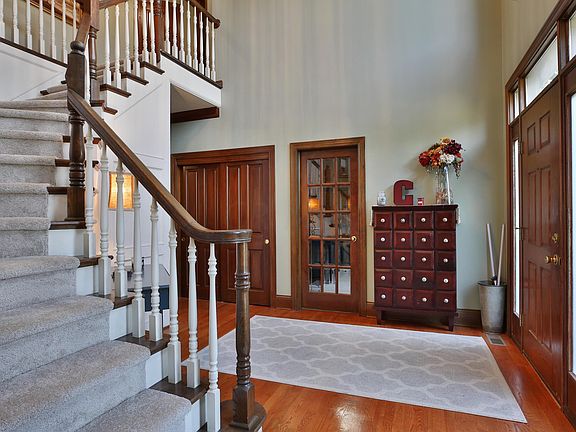 3rd image of 1208 Hooverview Dr