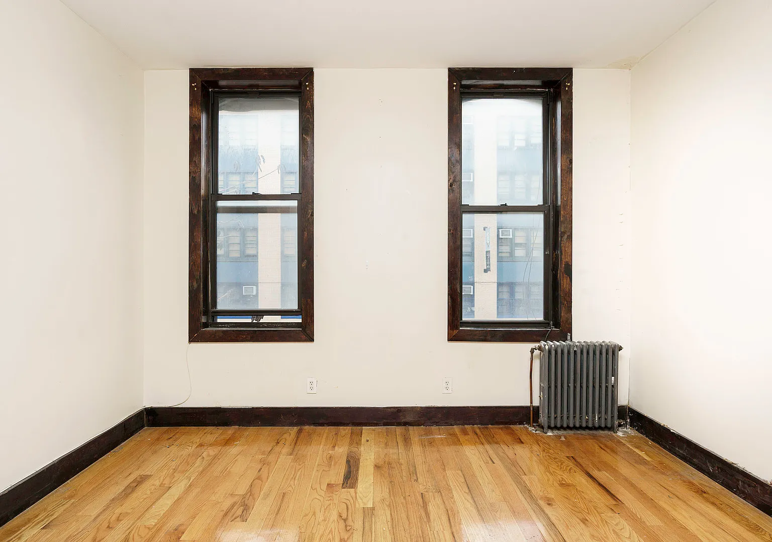 32 Starr Street — Photo 2