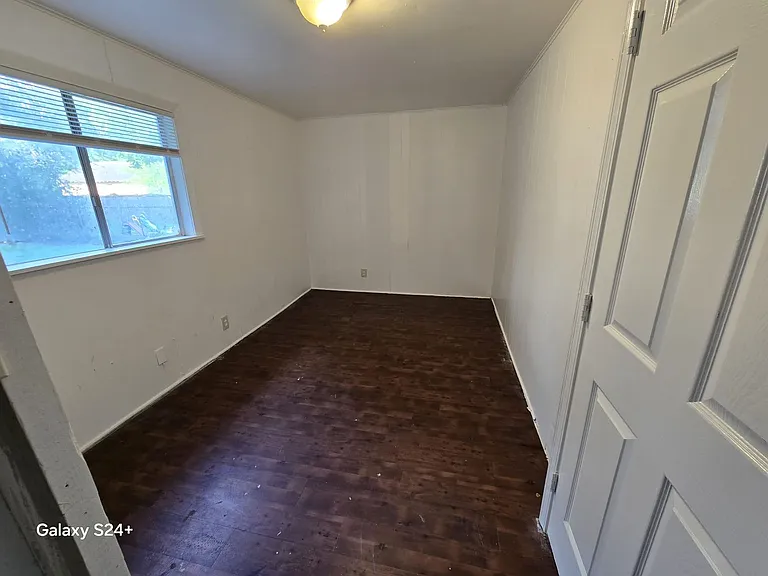 755 Doucette Ave — Photo 2