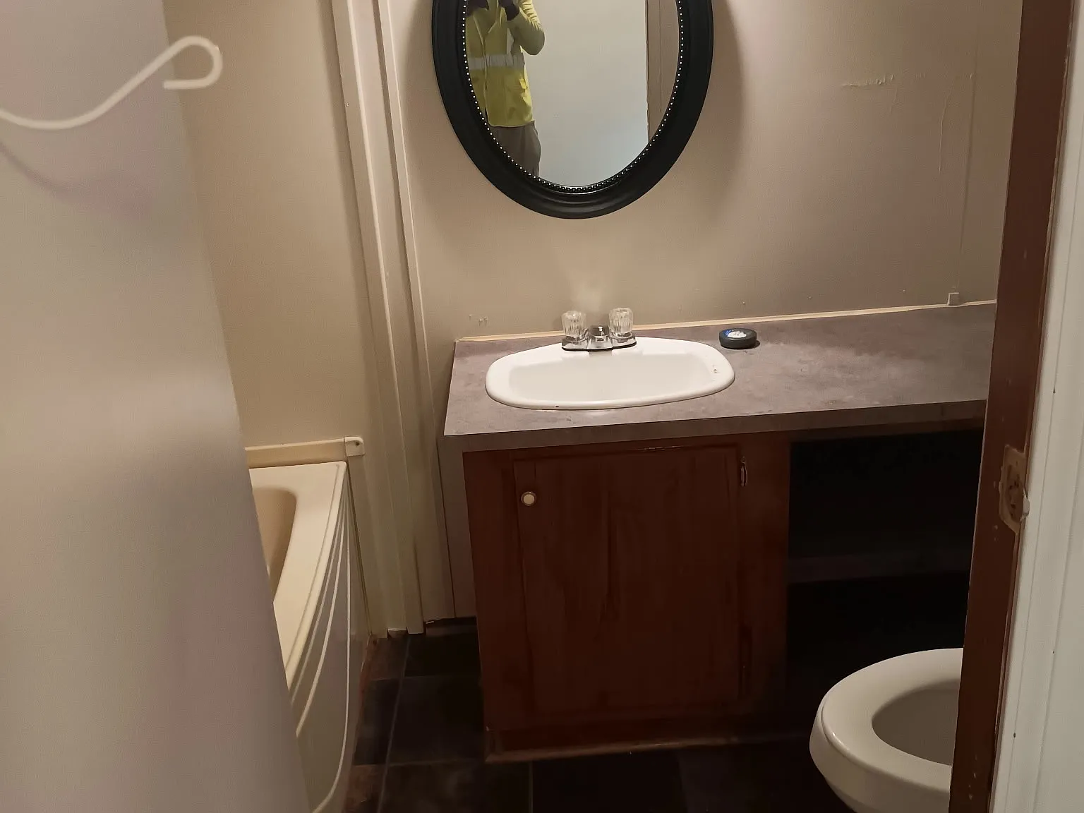 3 bed, 1000 sqft, $900 — Photo 3