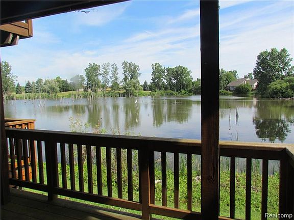 4th image of 41905 Cantebury Dr #1