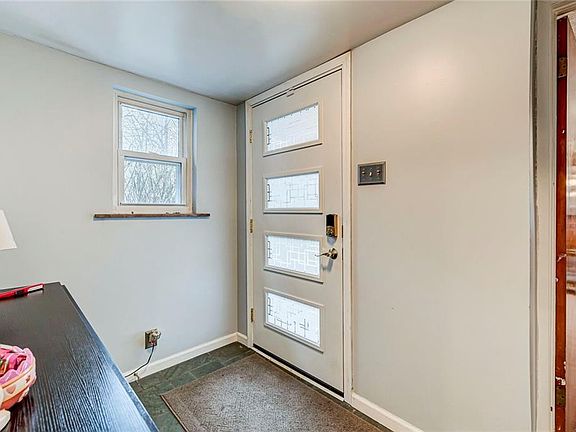 2nd image of 6174 N Oxford St