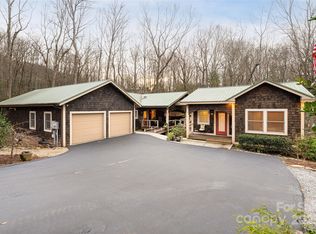 457 Hearthstone Way, Horse Shoe, NC 28742