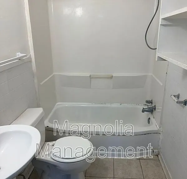 1440 Perry Ave — Photo 7