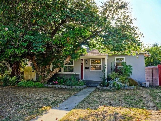 1st image of 7433 De Soto Ave