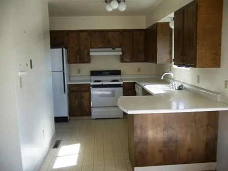 1509 Stoddard St — Photo 3