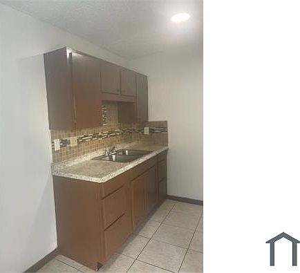 2nd image of 2226 Leo Dr APT C